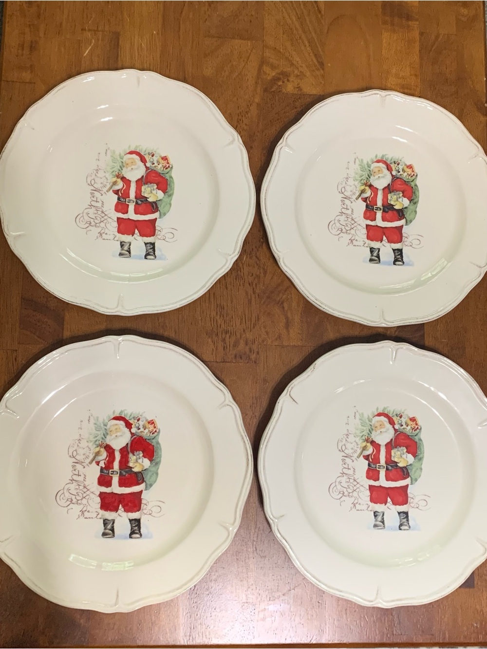 Vintage Magenta Exclusive Santa Holiday Christmas Dinner Plates - Set of 4
